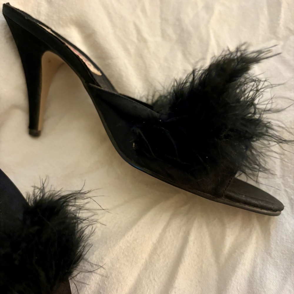 Vintage Frederick’s of Hollywood Satin Bedroom Slipper - Picture 3 of 5